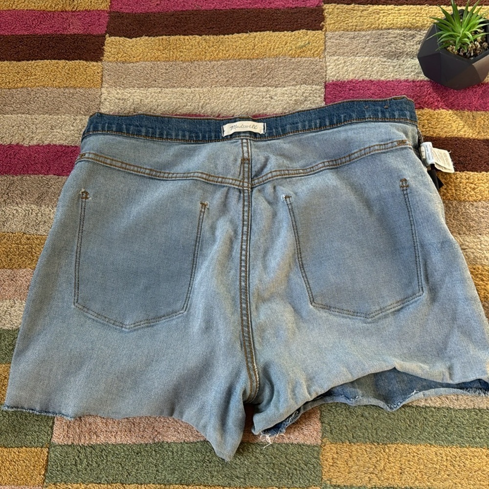 - Madewell High-Rise Denim Shorts size 32 - Picture 4 of 16